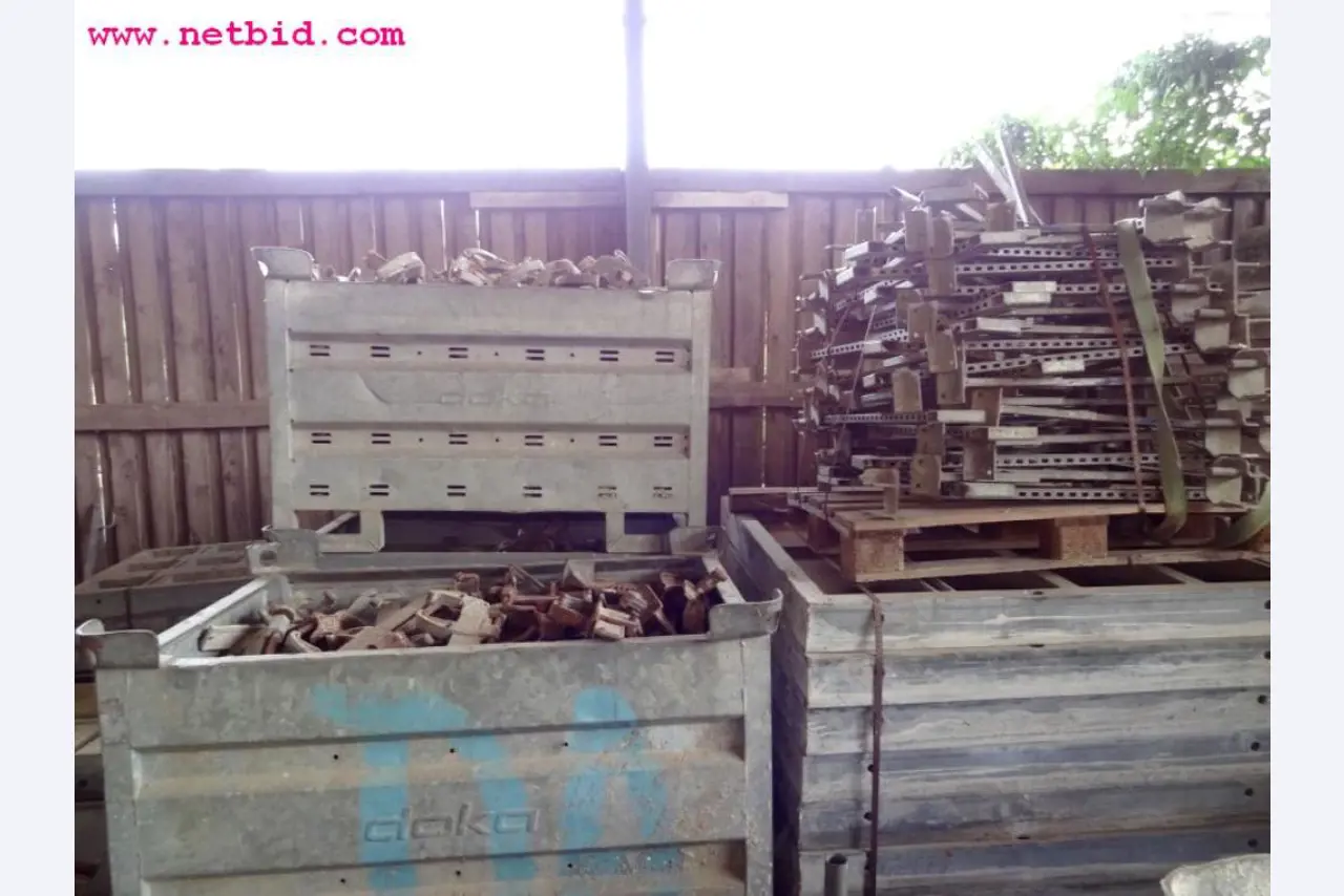 discharged and well-maintained machines from the  sector construction industry<br>-7