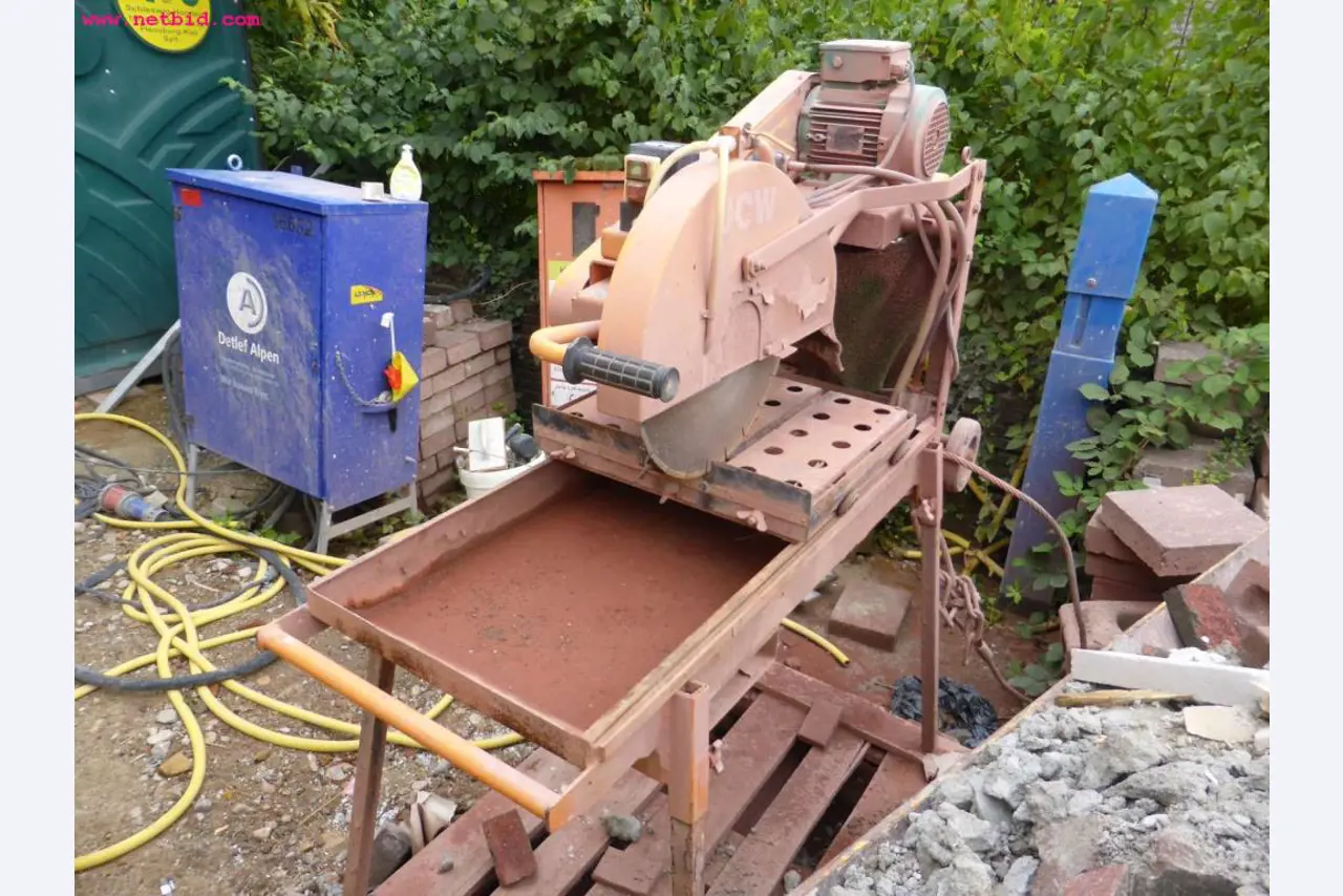 Baumaschinen und Baugeräte-2