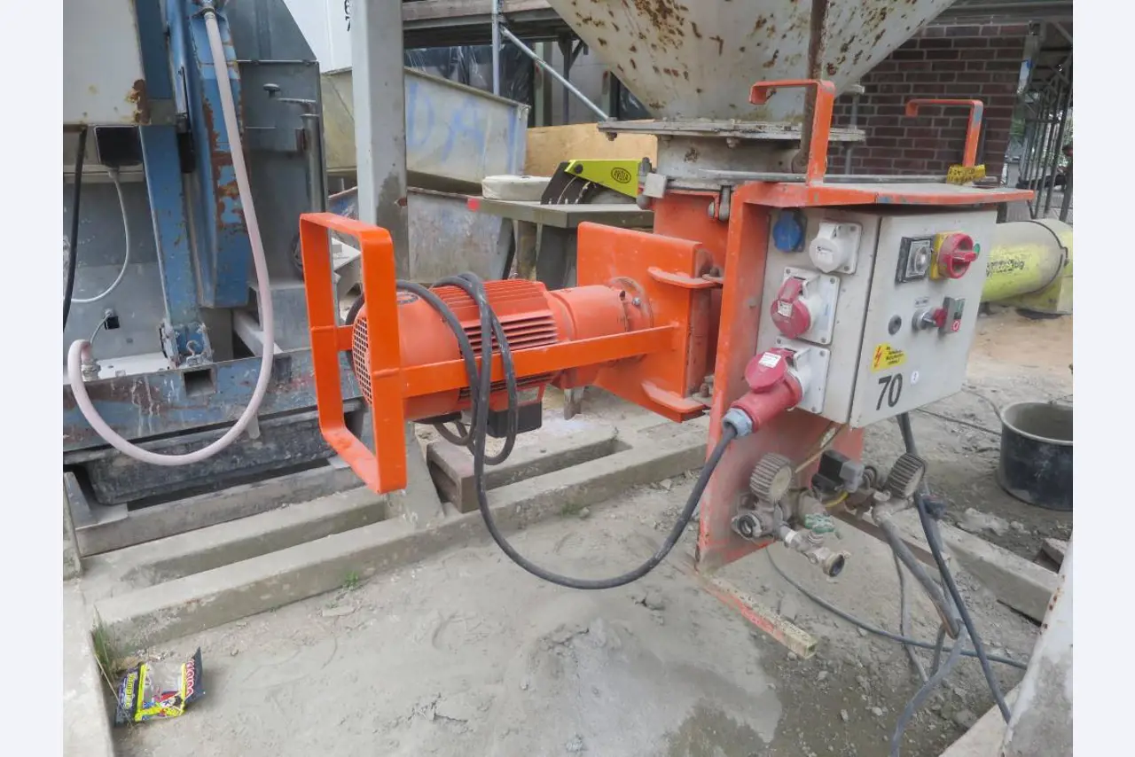 Máquinas e equipamentos de construção-1