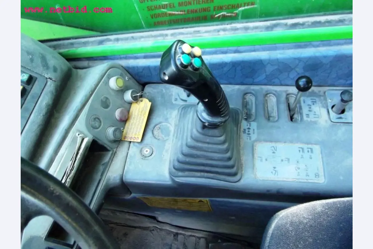 Máquinas e equipamentos de construção-7