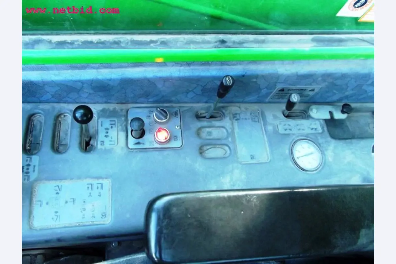 Máquinas e equipamentos de construção-8