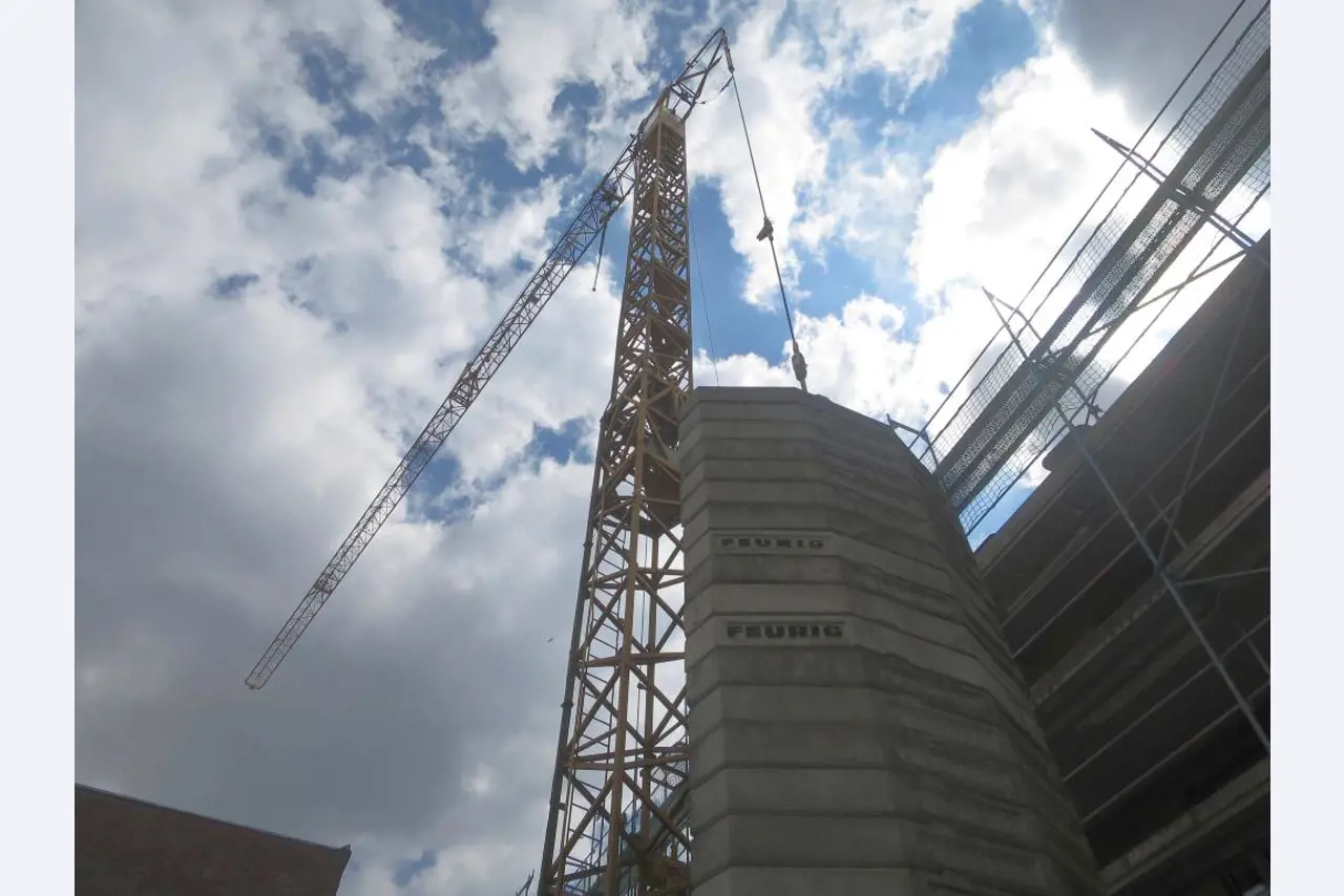 discharged and well-maintained machines from the  sector construction industry<br>-1