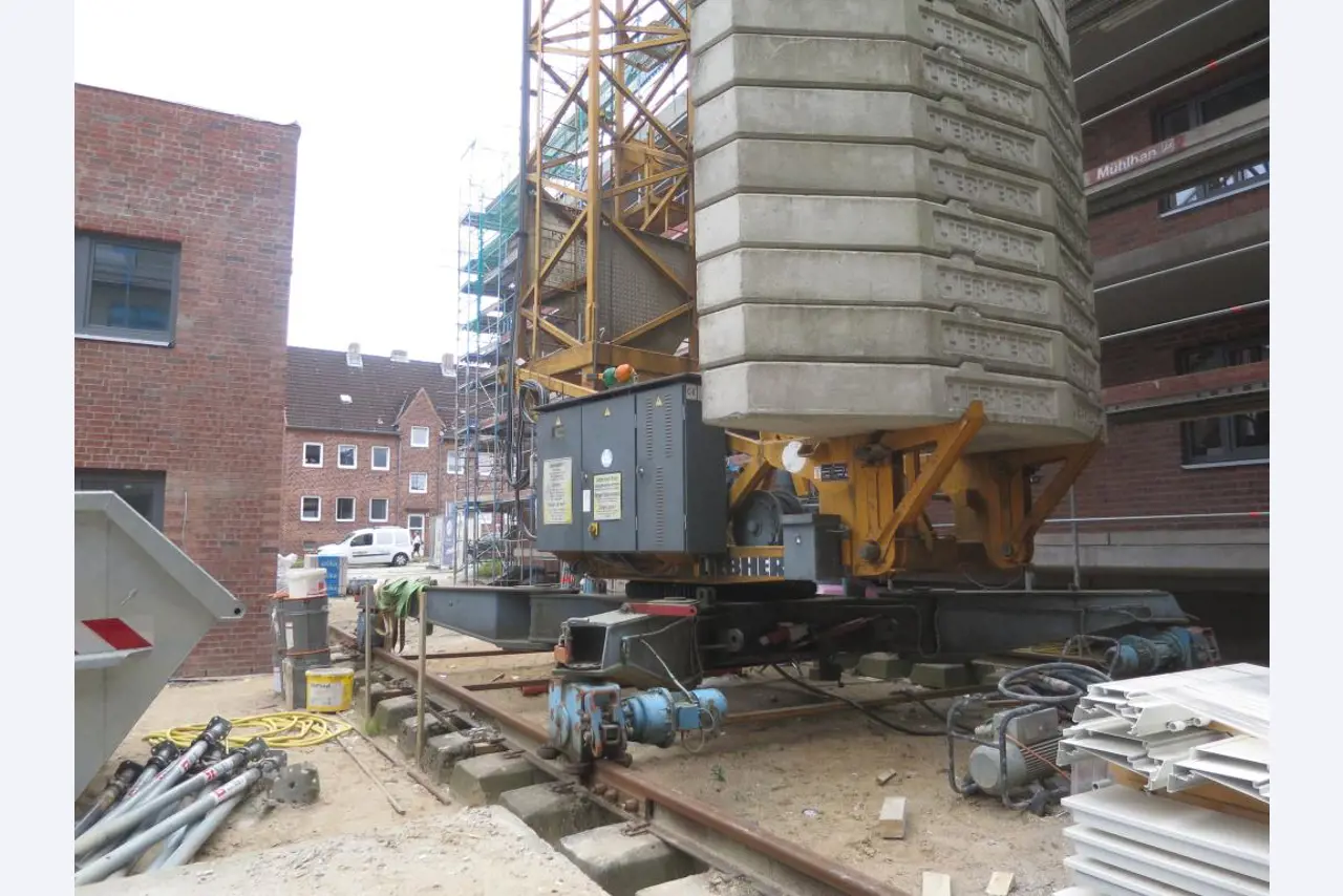 discharged and well-maintained machines from the  sector construction industry<br>-2