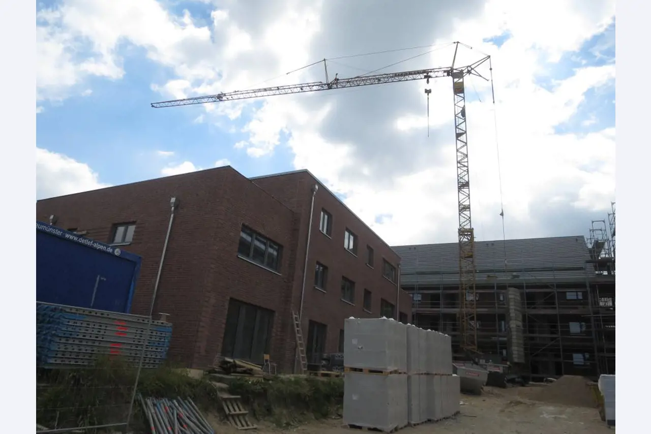 discharged and well-maintained machines from the  sector construction industry<br>-3