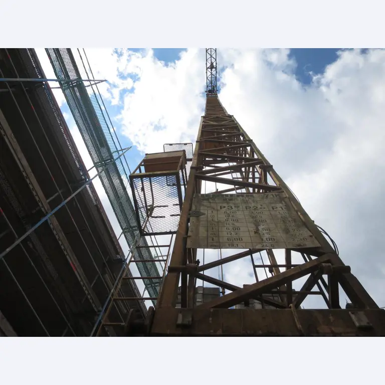 discharged and well-maintained machines from the  sector construction industry<br>-5