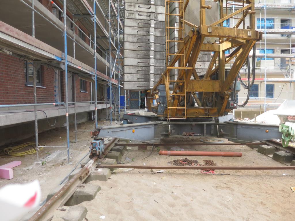 discharged and well-maintained machines from the  sector construction industry<br>-6