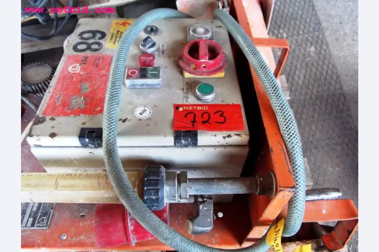 Máquinas e equipamentos de construção-4