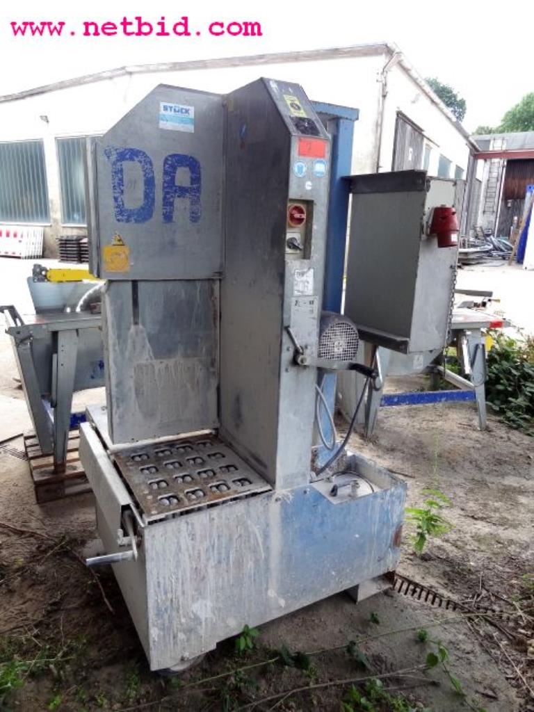 discharged and well-maintained machines from the  sector construction industry<br>-1