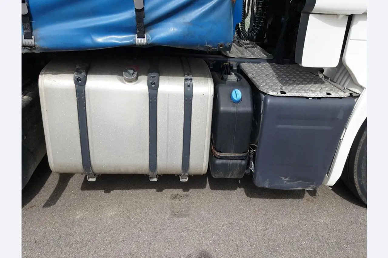 Welding electrodes, Welding units and Trucks -10