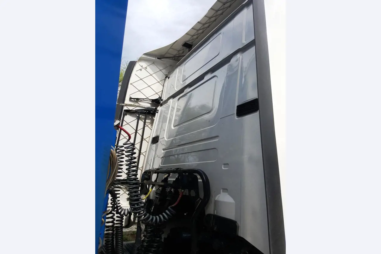Welding electrodes, Welding units and Trucks -8
