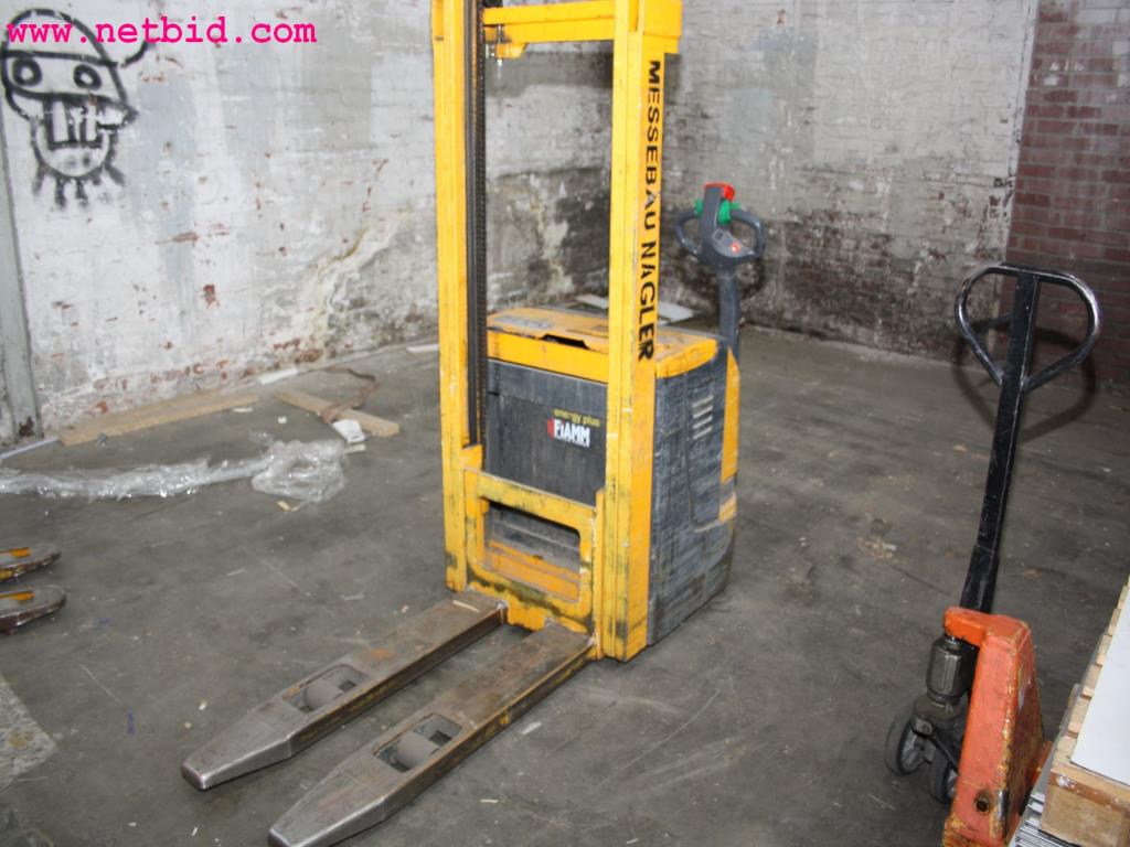 
Betriebs- und Geschäftsausstattung <br>aus dem Bereich Messebau-1