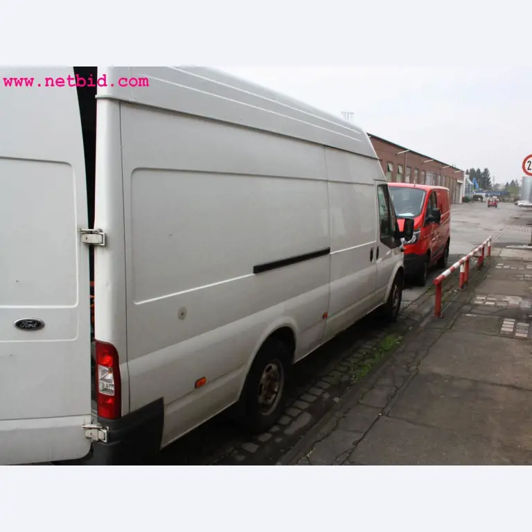 Equipamento operacional e de escritório <br>do sector da construção de feiras-7