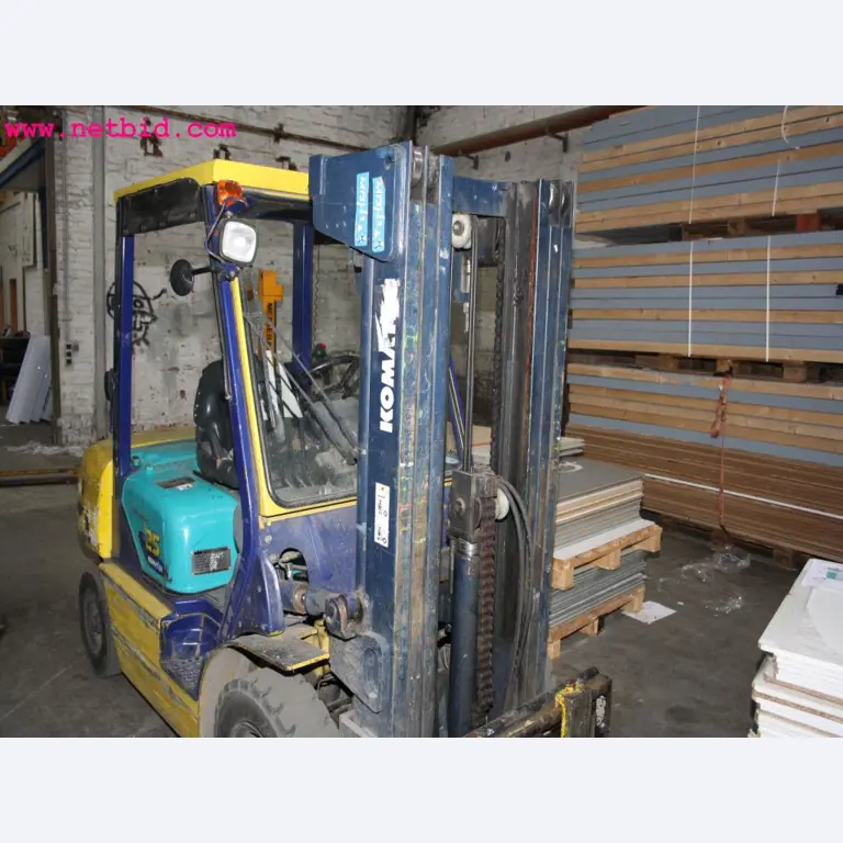 Bedrijfs- en kantooruitrusting <br>van de beursbouwsector-3