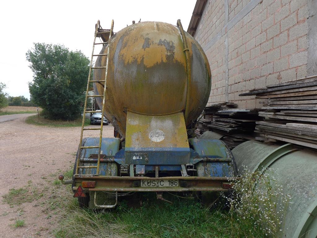 Máquinas bem conservadas do sector <br>agrícola-11