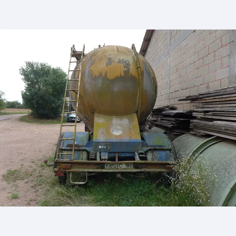 Máquinas bem conservadas do sector <br>agrícola-11