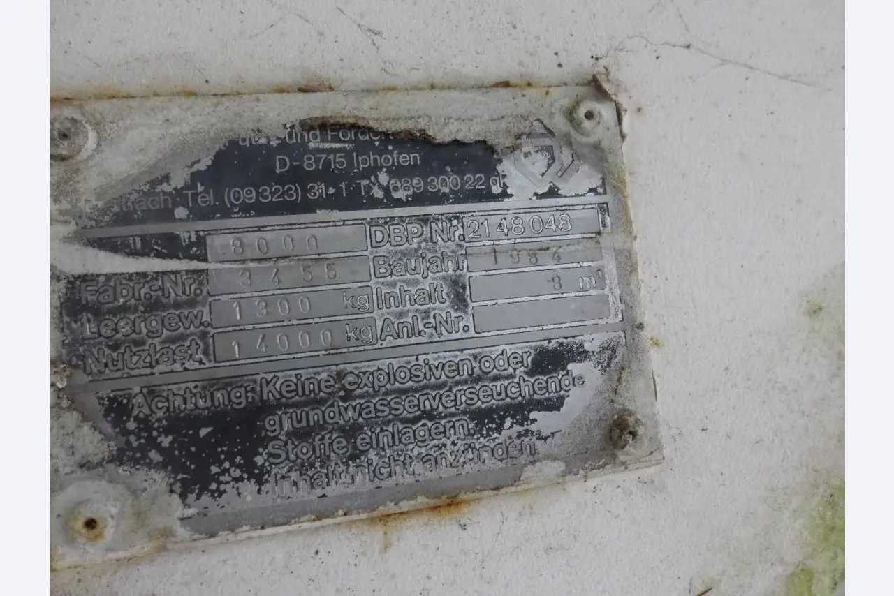 Máquinas bem conservadas do sector <br>agrícola-2