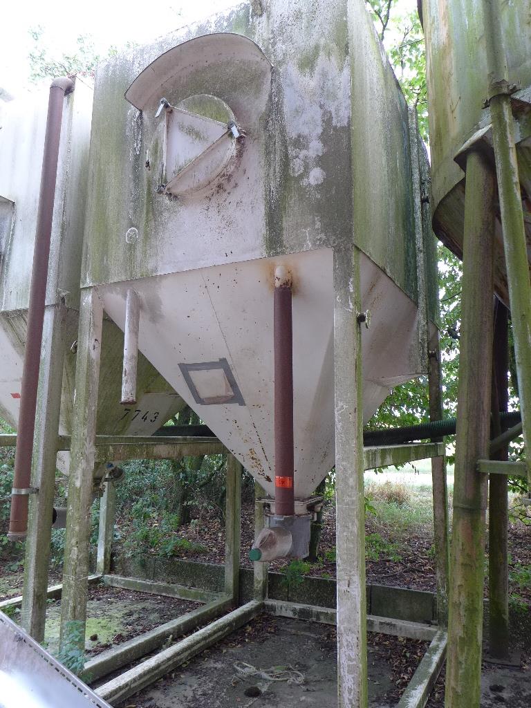 Máquinas bem conservadas do sector <br>agrícola-3