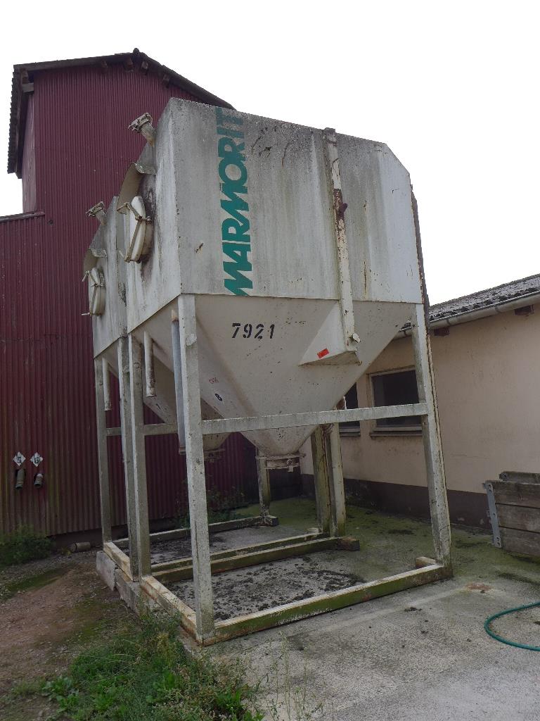 Máquinas bem conservadas do sector <br>agrícola-5