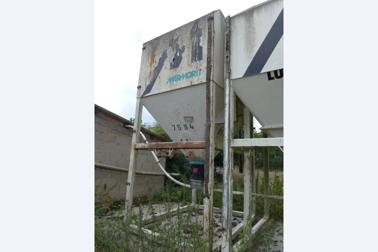 Máquinas bem conservadas do sector <br>agrícola-7