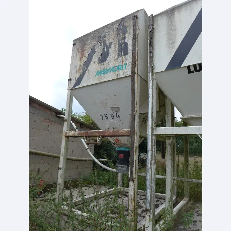 Máquinas bem conservadas do sector <br>agrícola-7