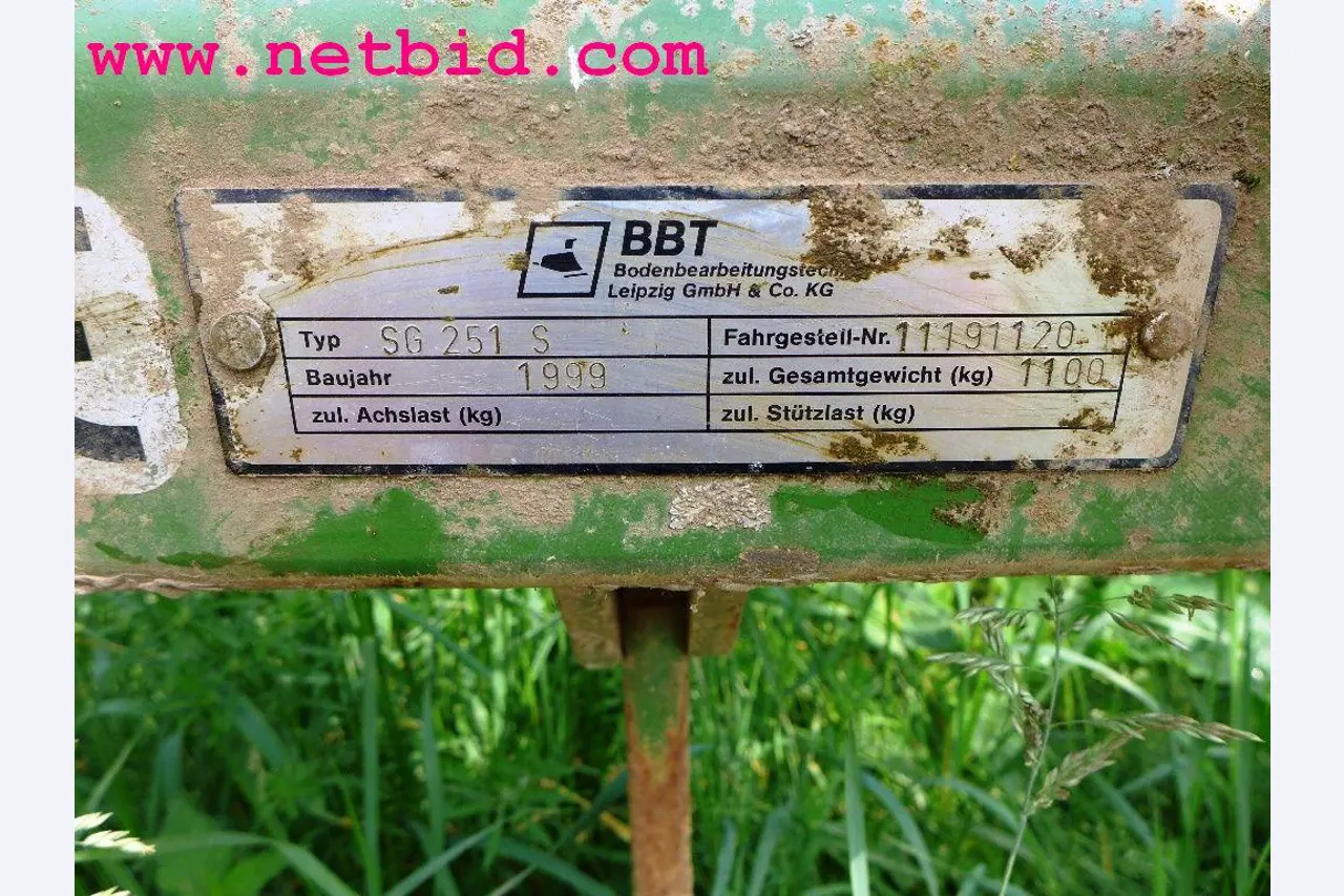 discharged and well-maintained machines from the sector agriculture-3