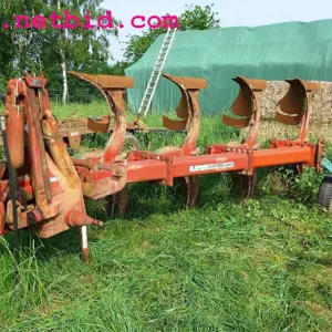 4-share full reversible plow KVERNELAND