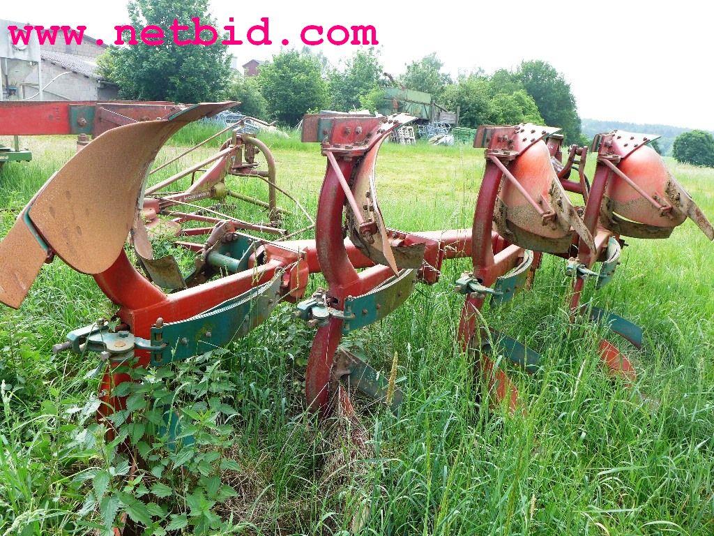 discharged and well-maintained machines from the sector agriculture-4