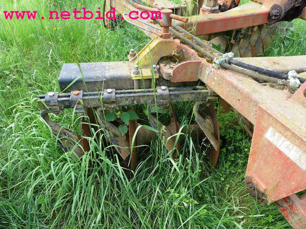 discharged and well-maintained machines from the sector agriculture-4