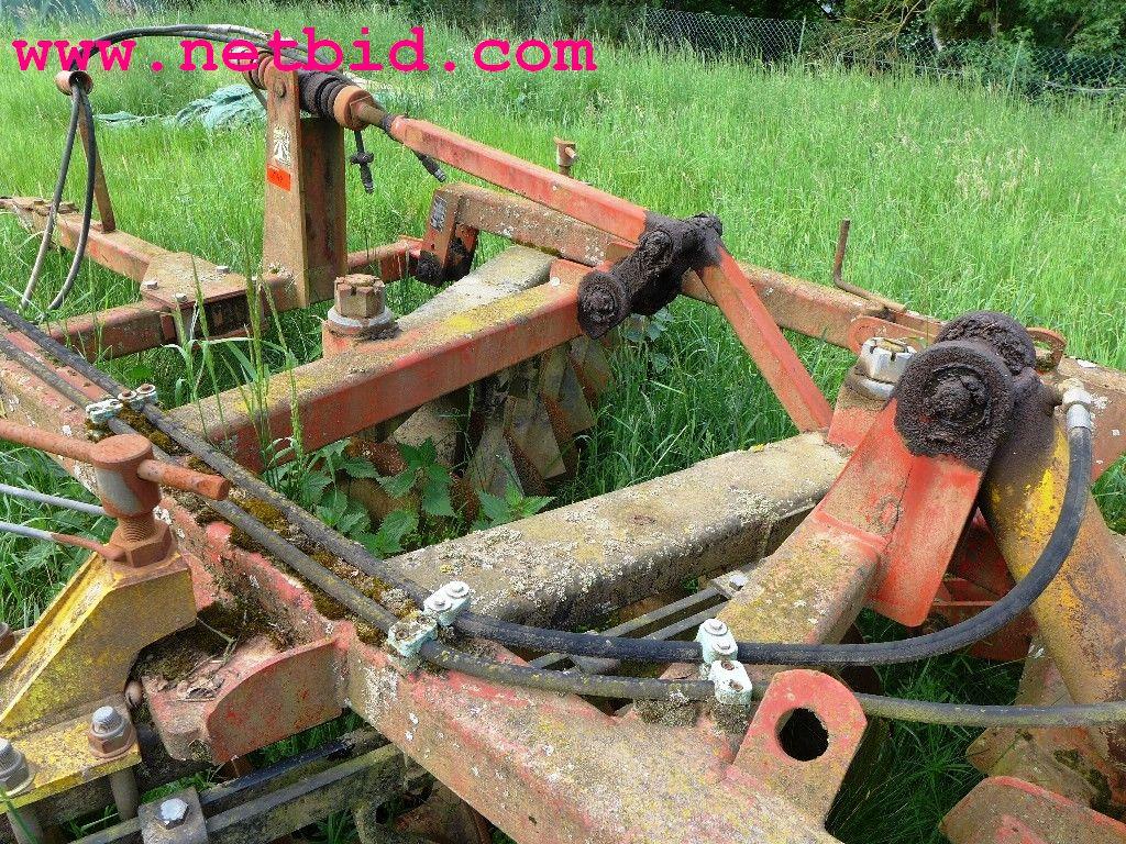 discharged and well-maintained machines from the sector agriculture-5