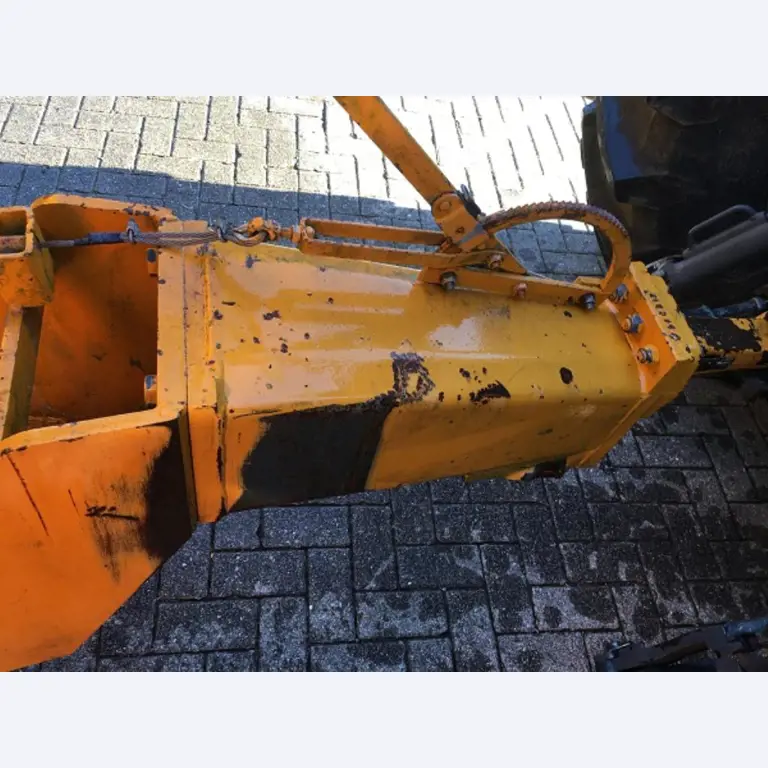 Máquinas bem conservadas do sector <br>agrícola-11