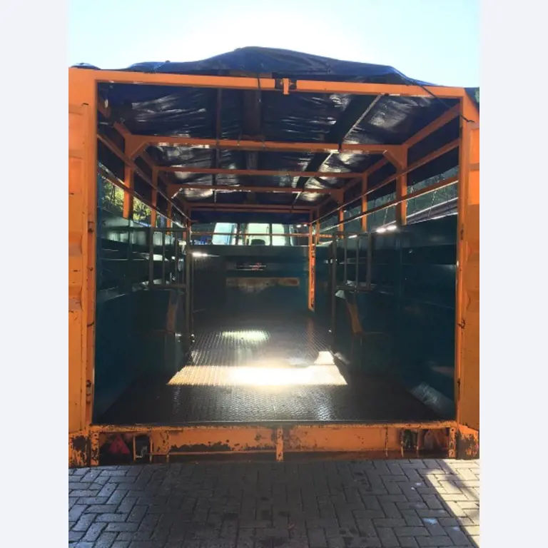 Máquinas bem conservadas do sector <br>agrícola-12