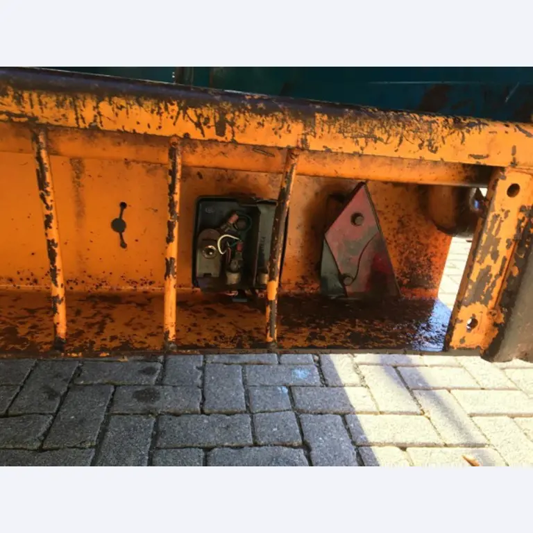 Máquinas bem conservadas do sector <br>agrícola-14