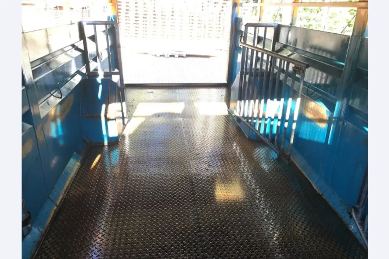 Máquinas bem conservadas do sector <br>agrícola-16