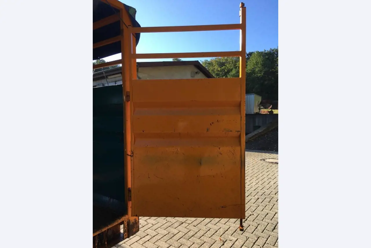 Máquinas bem conservadas do sector <br>agrícola-21