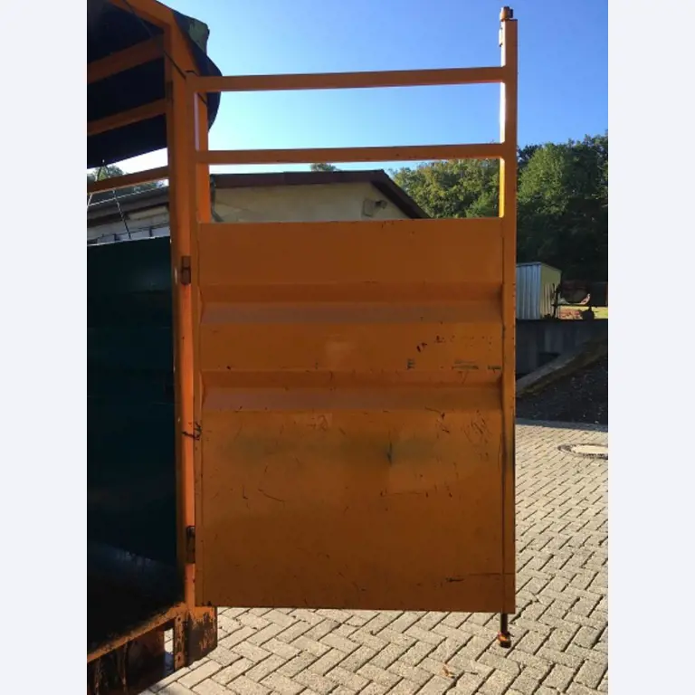 Máquinas bem conservadas do sector <br>agrícola-21