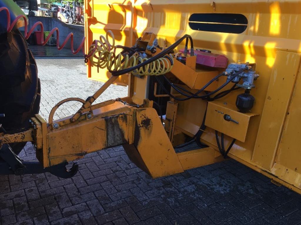 Máquinas bem conservadas do sector <br>agrícola-22