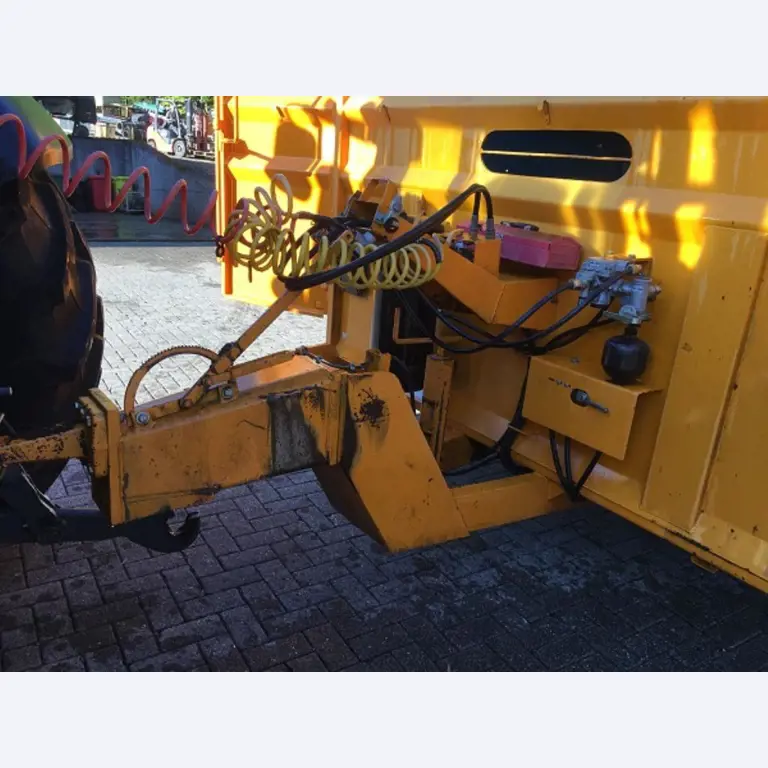 Máquinas bem conservadas do sector <br>agrícola-22