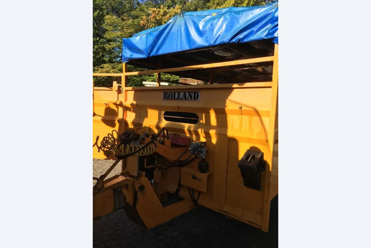 Máquinas bem conservadas do sector <br>agrícola-24