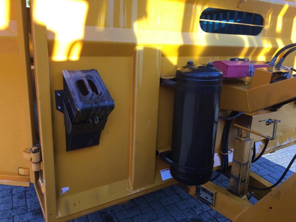 Máquinas bem conservadas do sector <br>agrícola-26