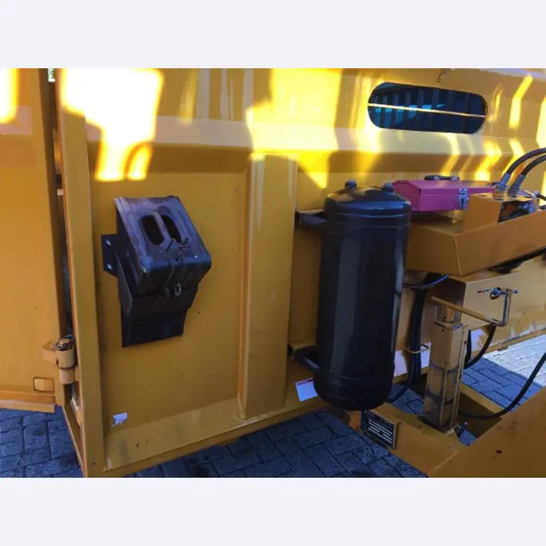 Máquinas bem conservadas do sector <br>agrícola-26