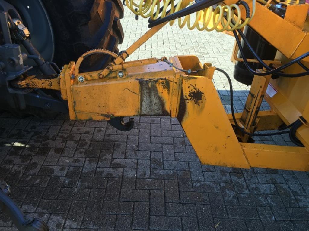 Máquinas bem conservadas do sector <br>agrícola-27