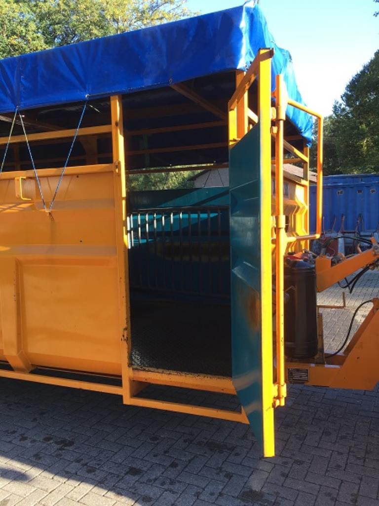 Máquinas bem conservadas do sector <br>agrícola-4