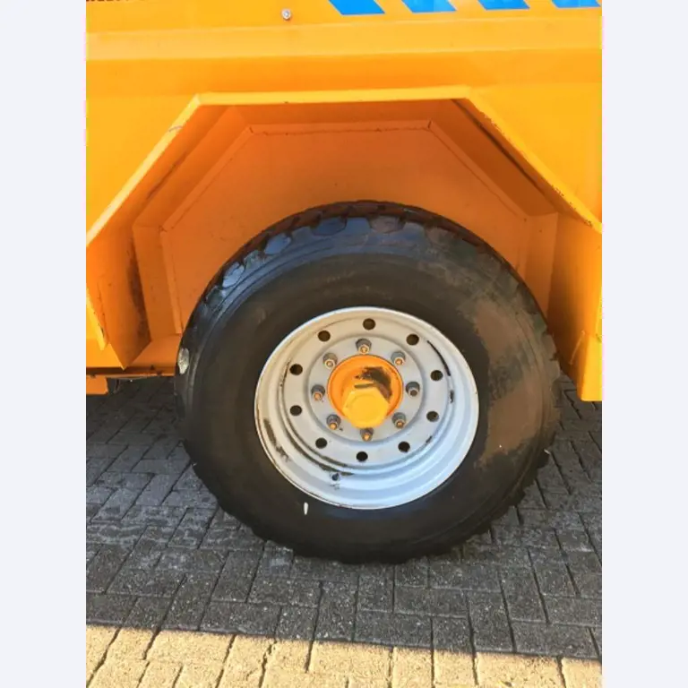 Máquinas bem conservadas do sector <br>agrícola-7