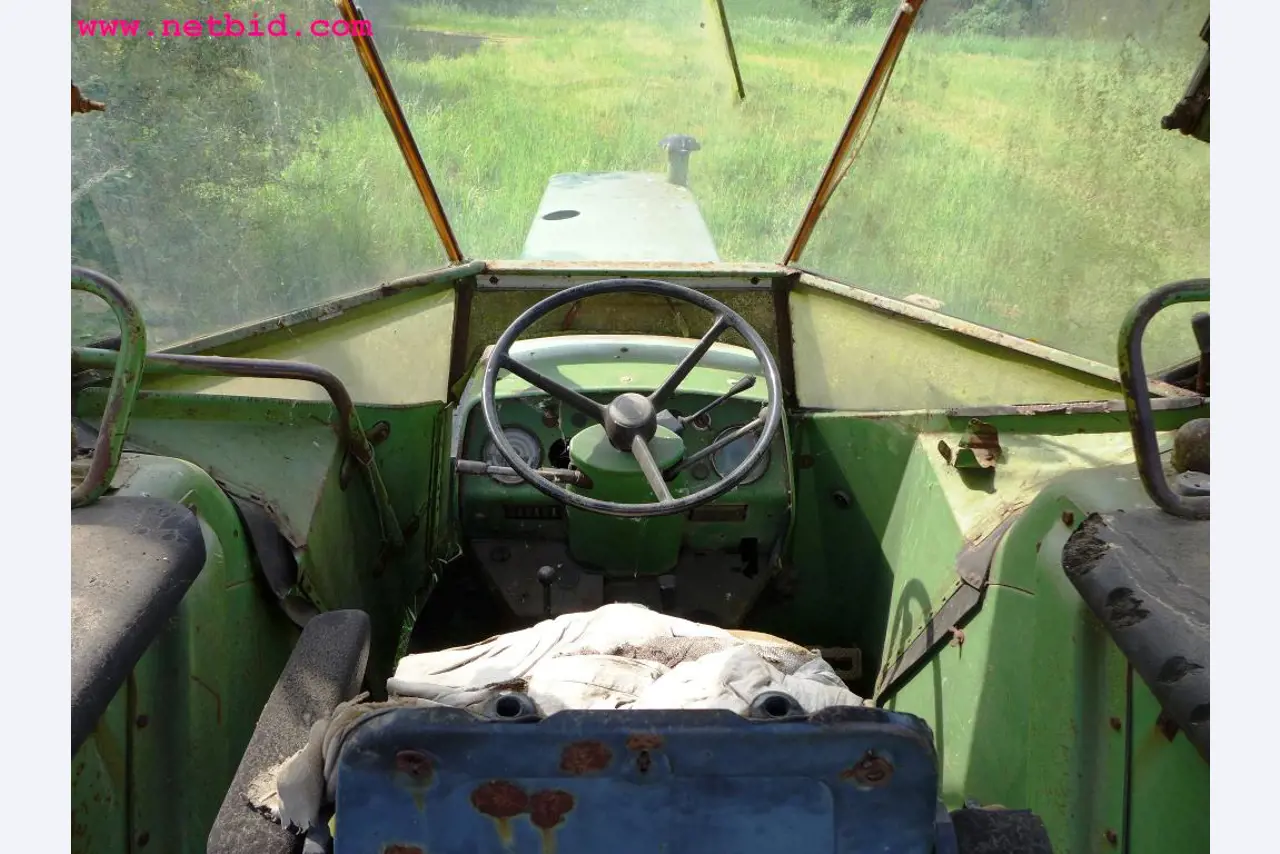 discharged and well-maintained machines from the sector agriculture-11