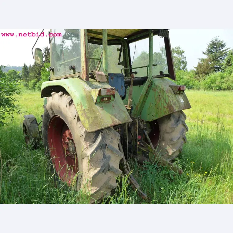 discharged and well-maintained machines from the sector agriculture-8
