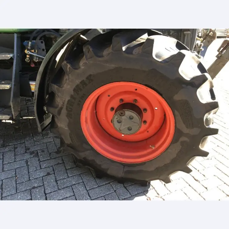 Máquinas bem conservadas do sector <br>agrícola-11