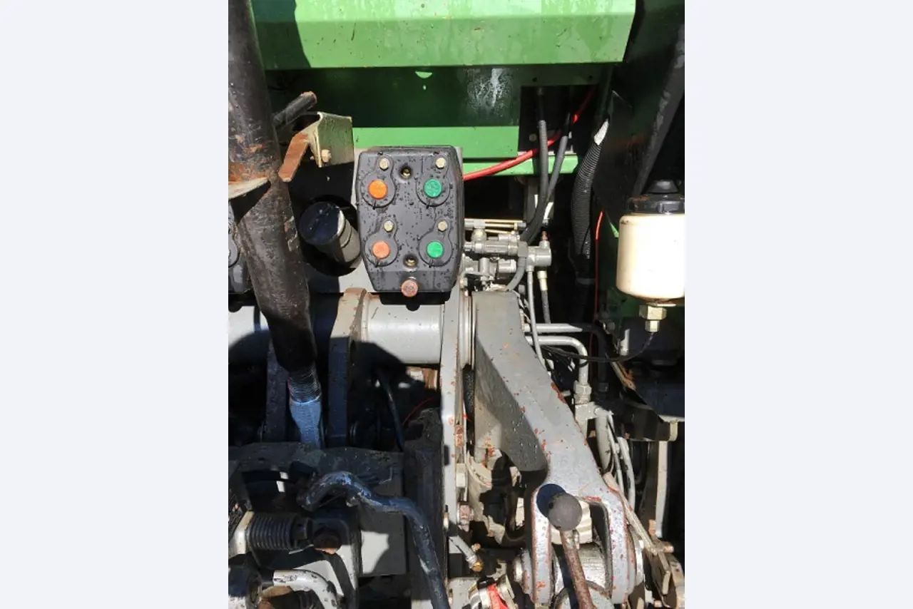 Máquinas bem conservadas do sector <br>agrícola-15