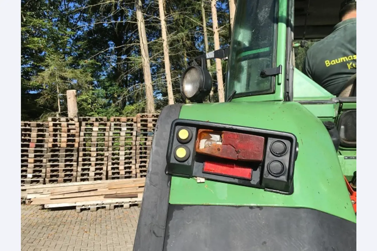 Máquinas bem conservadas do sector <br>agrícola-19