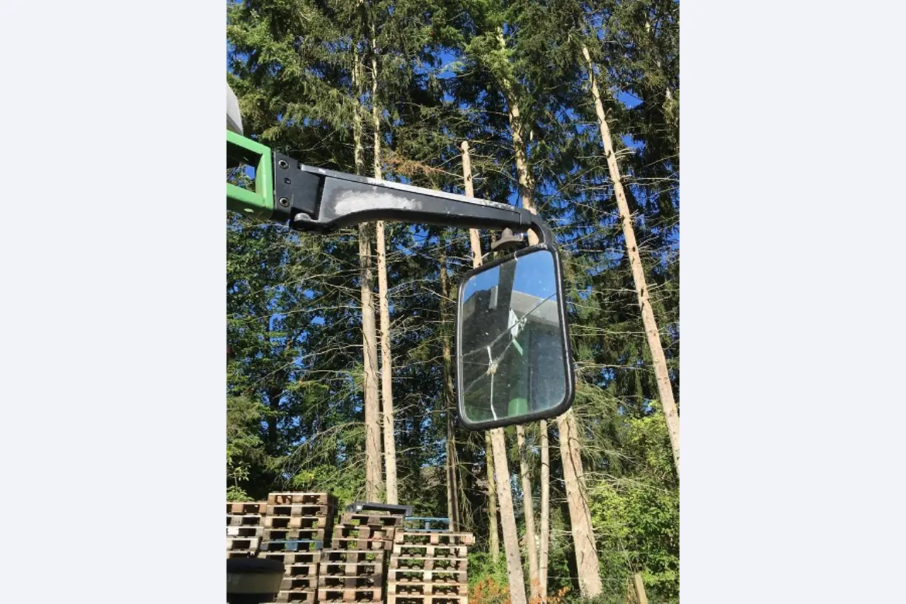 Máquinas bem conservadas do sector <br>agrícola-20