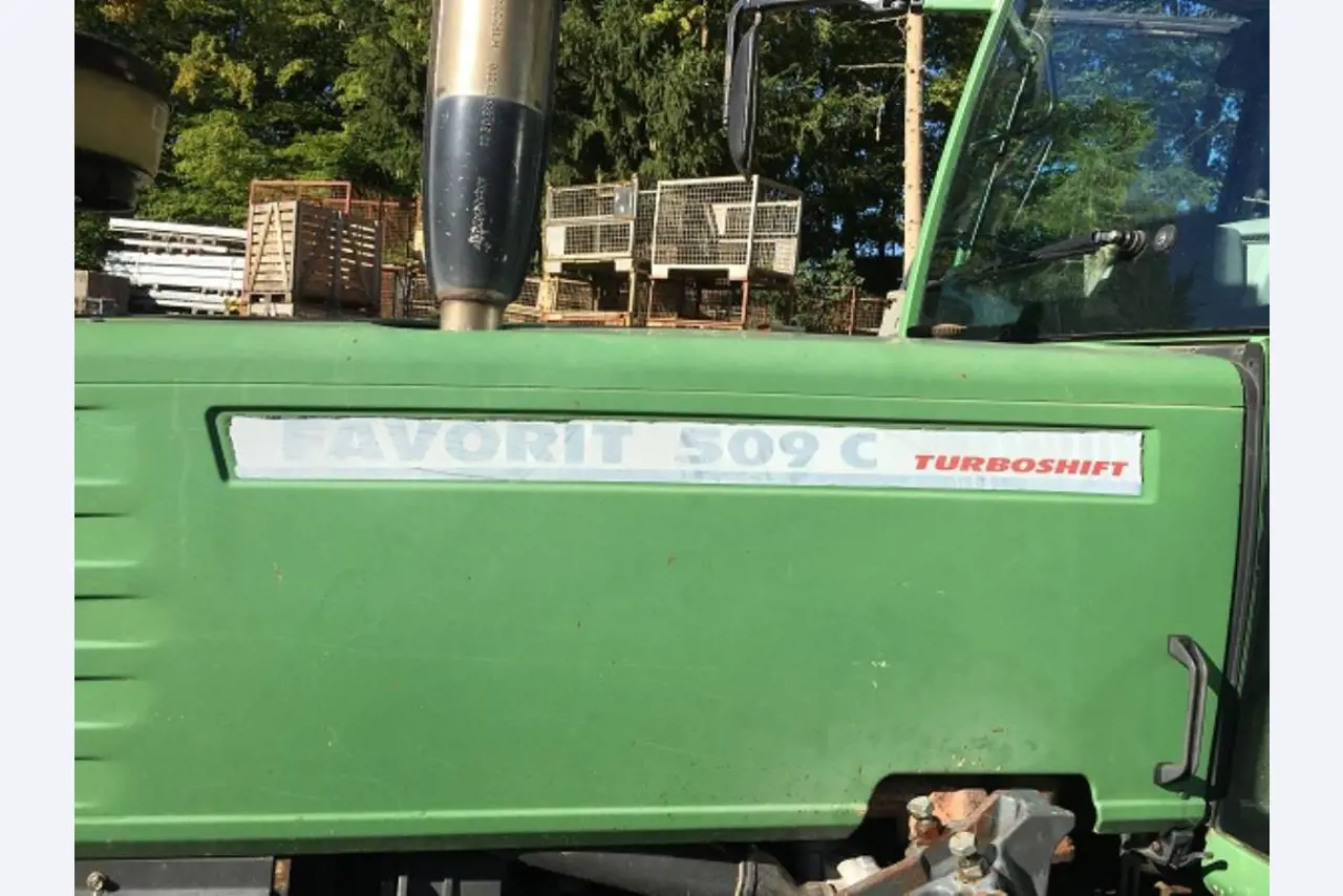 Máquinas bem conservadas do sector <br>agrícola-24